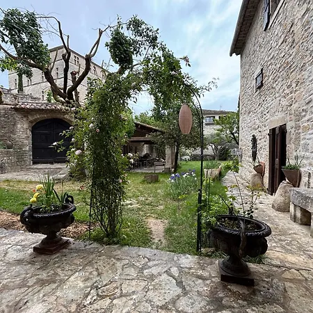 Mas Du Bouc * Barjac (Gard)